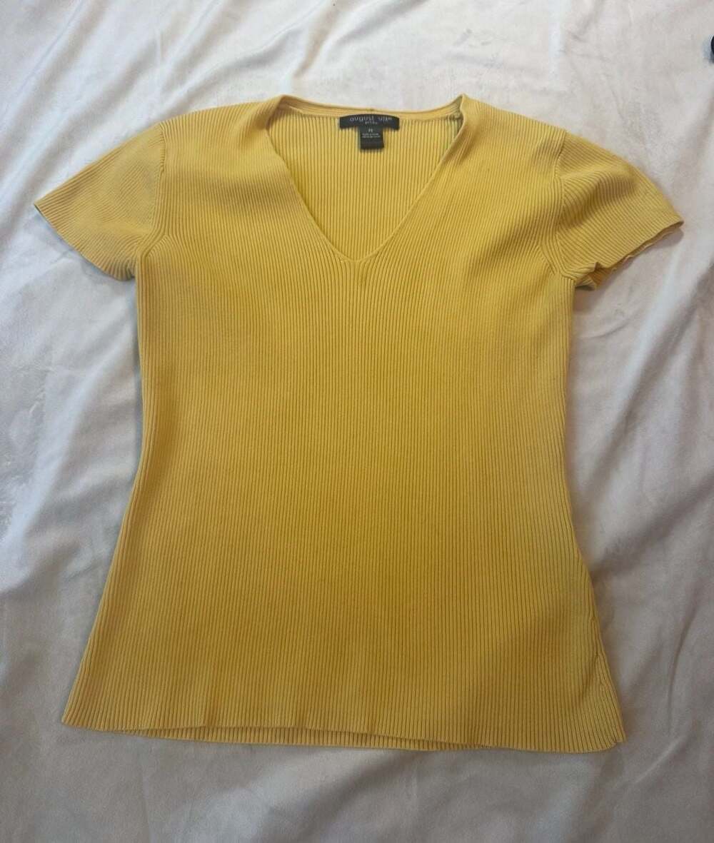 Classy Ribbed V-Neck Short Sleeve Top Size PS